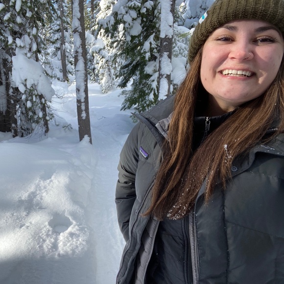 Meet your Posher, Caitlin - Picture 1 of 1